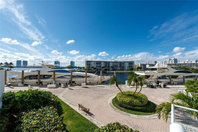 1000 W Island Blvd 2410, Aventura, FL 33160