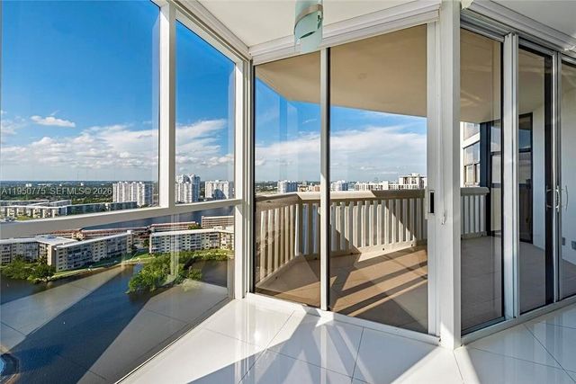 1000 W Island Blvd 2410, Aventura, FL 33160