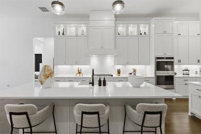 6101 Diversion CIR, Lago Vista, TX 78645