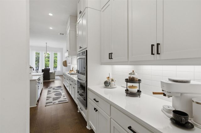 6101 Diversion CIR, Lago Vista, TX 78645