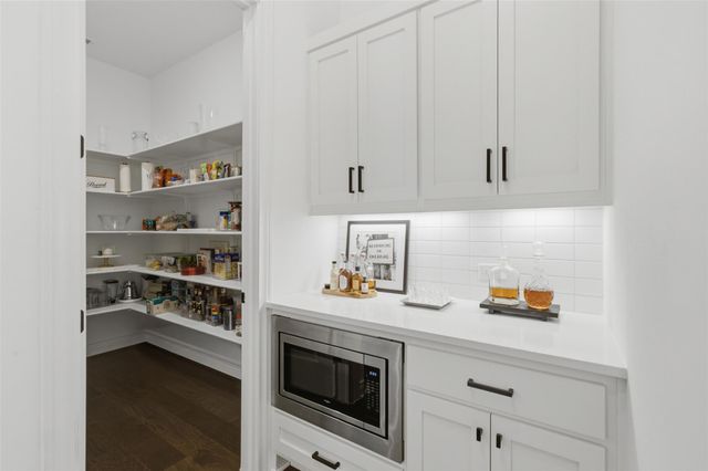 6101 Diversion CIR, Lago Vista, TX 78645