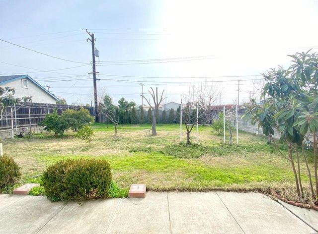 1736 eldridge Ave, Sacramento, CA 95815