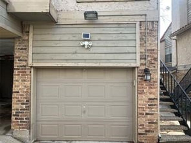 6028 Stoneybrook Drive, Fort Worth, TX 76112