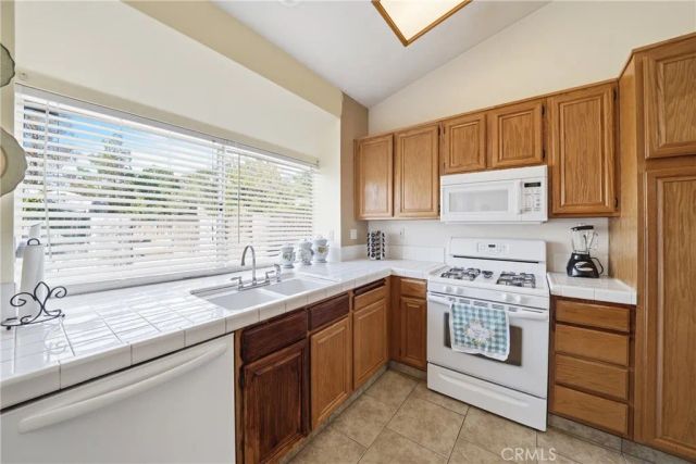 14158 Roan, Victorville, CA 92394