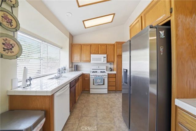 14158 Roan, Victorville, CA 92394