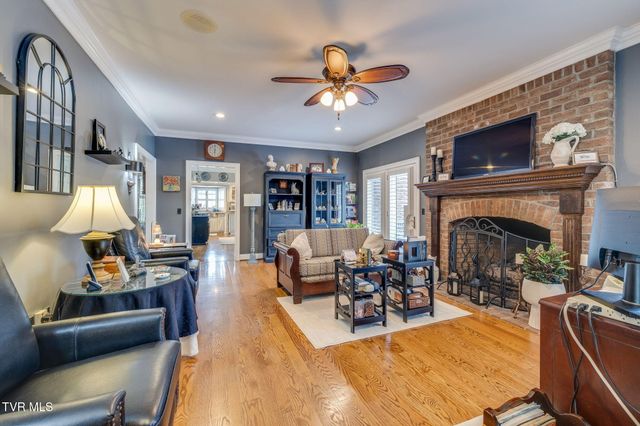 330 Roscommon Drive, Bristol, TN 37620