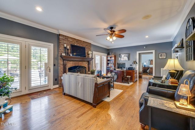 330 Roscommon Drive, Bristol, TN 37620