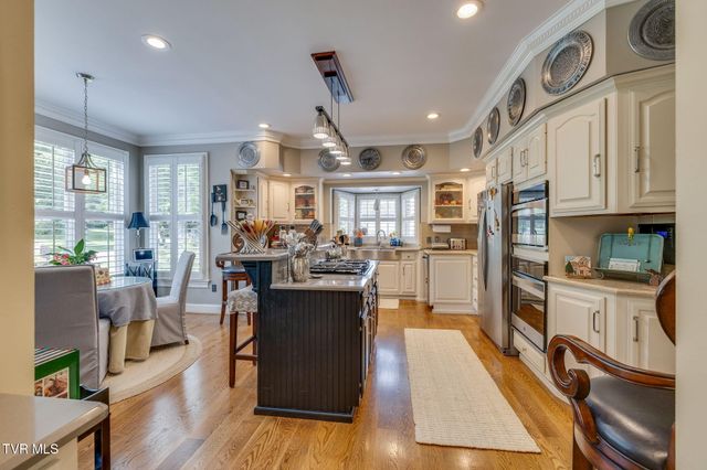 330 Roscommon Drive, Bristol, TN 37620