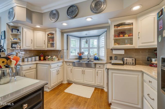 330 Roscommon Drive, Bristol, TN 37620