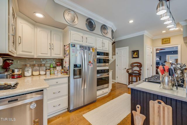 330 Roscommon Drive, Bristol, TN 37620