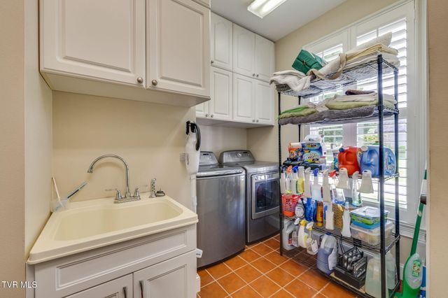 330 Roscommon Drive, Bristol, TN 37620