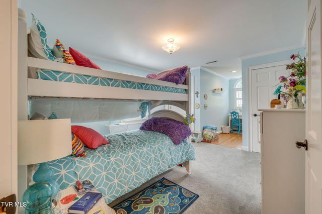 330 Roscommon Drive, Bristol, TN 37620