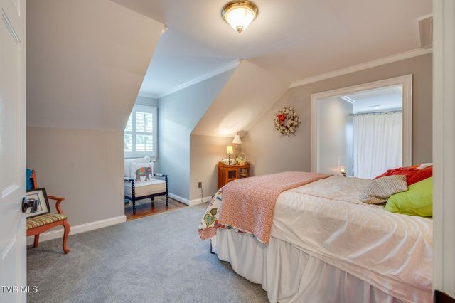 330 Roscommon Drive, Bristol, TN 37620