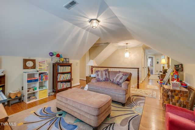 330 Roscommon Drive, Bristol, TN 37620