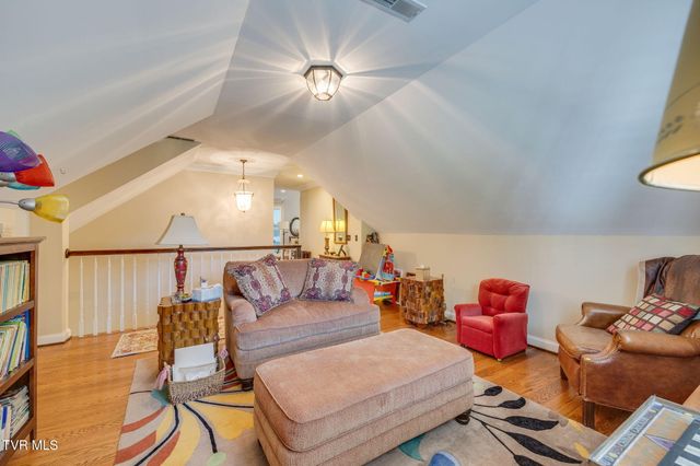330 Roscommon Drive, Bristol, TN 37620