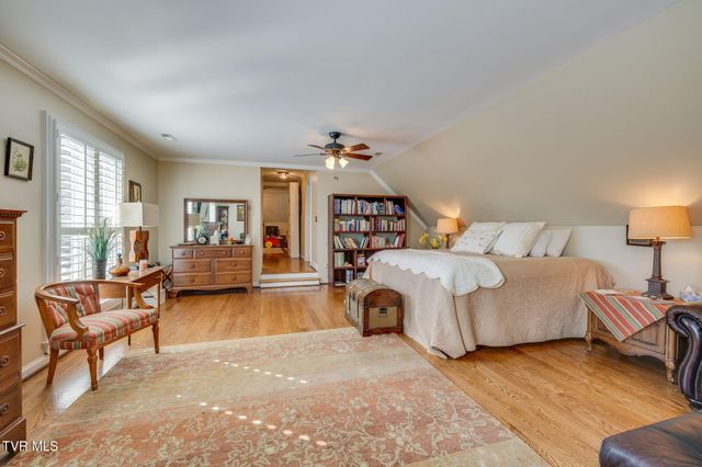 330 Roscommon Drive, Bristol, TN 37620