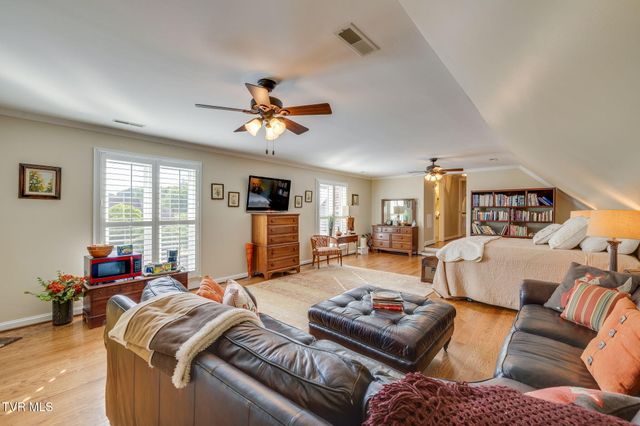330 Roscommon Drive, Bristol, TN 37620