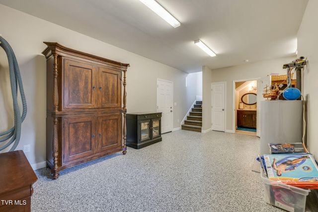 330 Roscommon Drive, Bristol, TN 37620