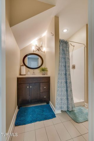 330 Roscommon Drive, Bristol, TN 37620