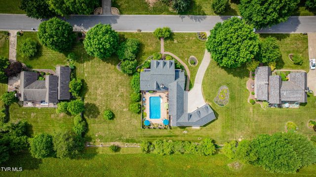 330 Roscommon Drive, Bristol, TN 37620