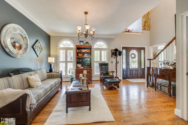 330 Roscommon Drive, Bristol, TN 37620