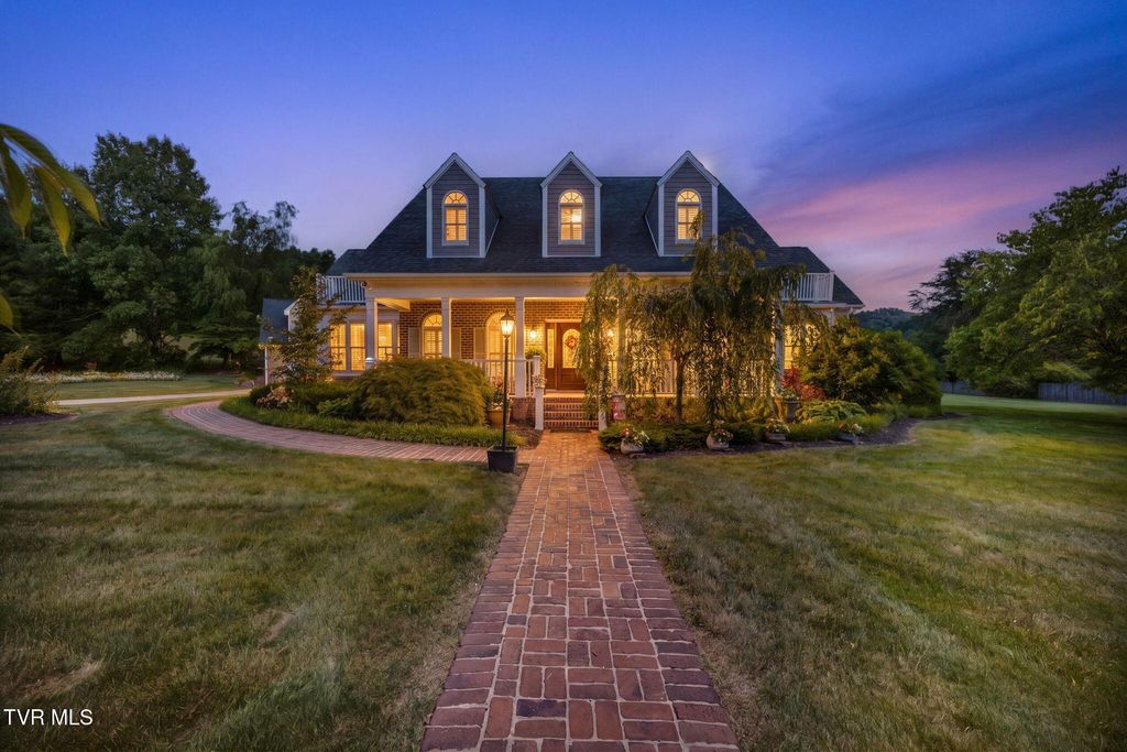 330 Roscommon Drive, Bristol, TN 37620