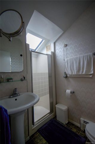 39 Narragansett Avenue, Medford, NY 11763