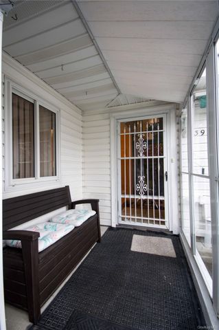 39 Narragansett Avenue, Medford, NY 11763