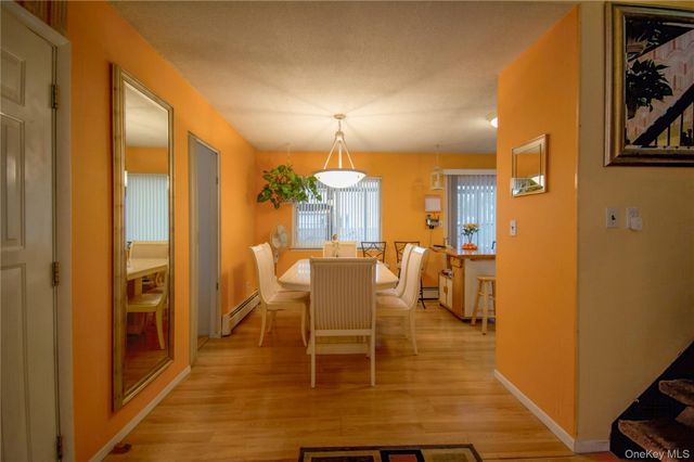 39 Narragansett Avenue, Medford, NY 11763