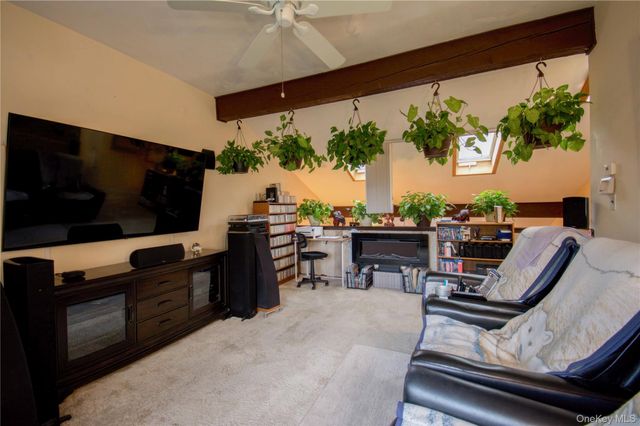 39 Narragansett Avenue, Medford, NY 11763