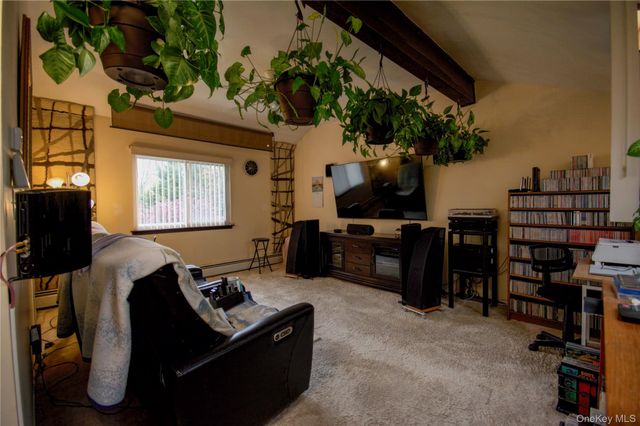 39 Narragansett Avenue, Medford, NY 11763