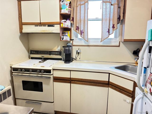 77 Glen Keith Road 77L, Glen Cove, NY 11542