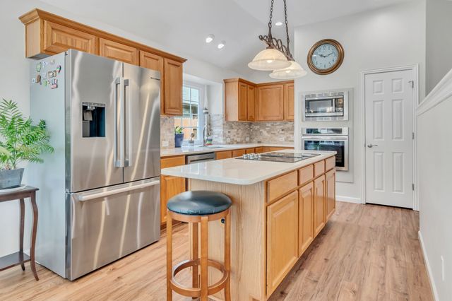 3516 Stone Creek Court, Fort Worth, TX 76137