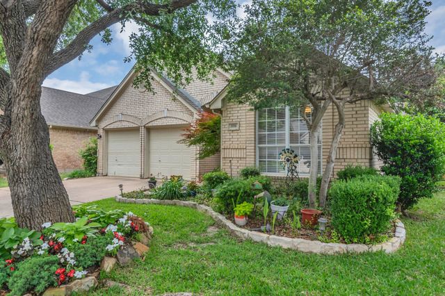 3516 Stone Creek Court, Fort Worth, TX 76137
