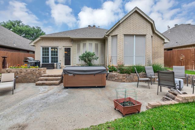 3516 Stone Creek Court, Fort Worth, TX 76137