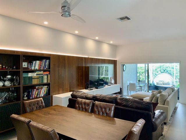 8411 Via Leonessa, Boca Raton, FL 33433