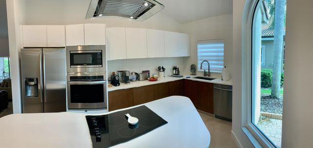 8411 Via Leonessa, Boca Raton, FL 33433