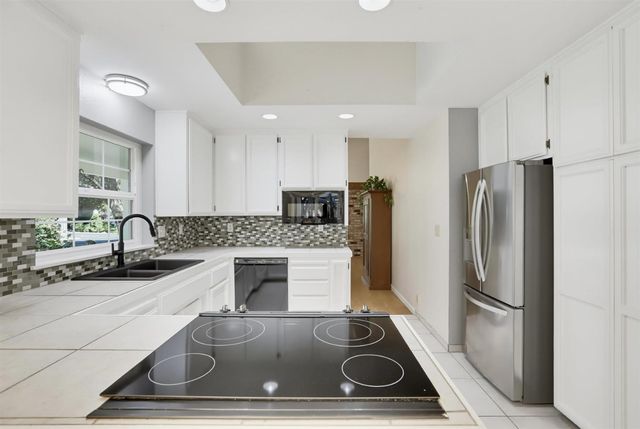 12781 Roadrunner Dr, Penn Valley, CA 95946