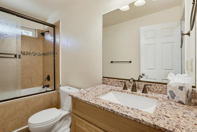 12781 Roadrunner Dr, Penn Valley, CA 95946