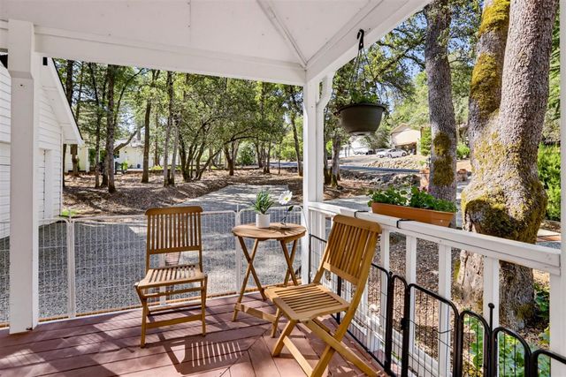 12781 Roadrunner Dr, Penn Valley, CA 95946