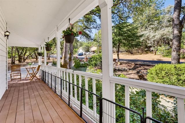 12781 Roadrunner Dr, Penn Valley, CA 95946