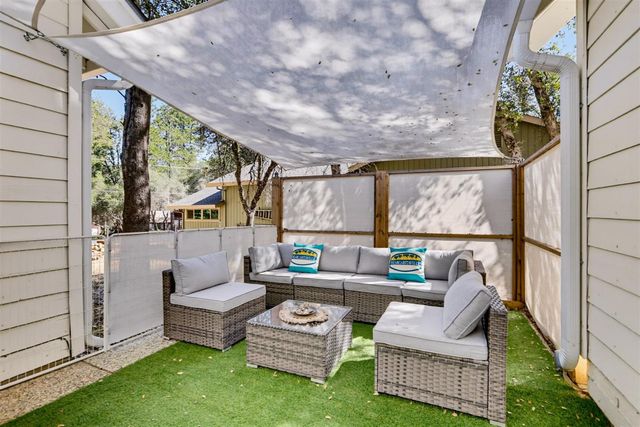 12781 Roadrunner Dr, Penn Valley, CA 95946
