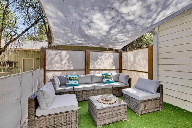 12781 Roadrunner Dr, Penn Valley, CA 95946