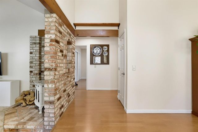 12781 Roadrunner Dr, Penn Valley, CA 95946