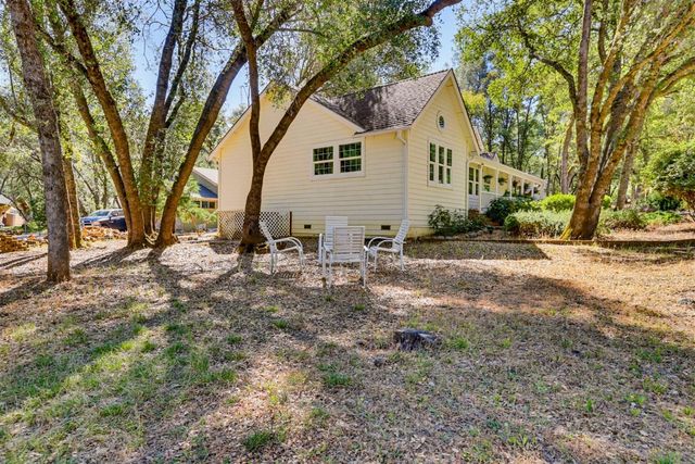 12781 Roadrunner Dr, Penn Valley, CA 95946