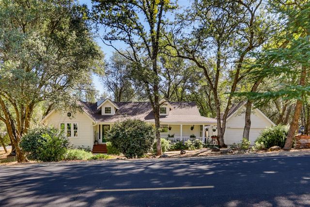 12781 Roadrunner Dr, Penn Valley, CA 95946