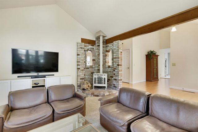 12781 Roadrunner Dr, Penn Valley, CA 95946