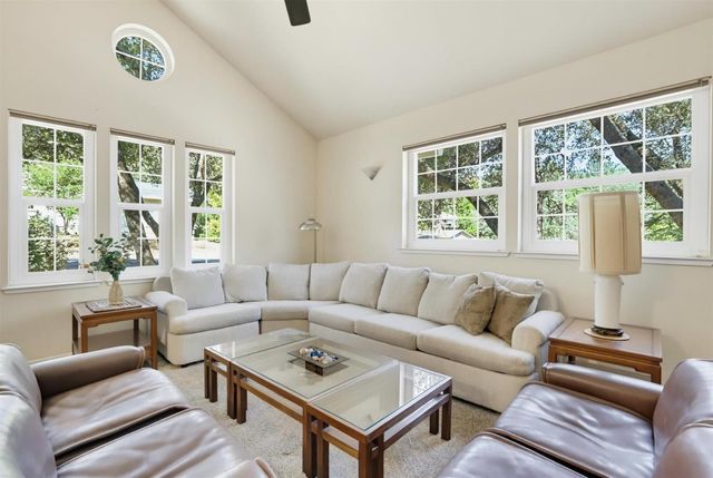 12781 Roadrunner Dr, Penn Valley, CA 95946
