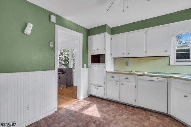 2801 Dewitt Ter, Linden City, NJ 07036