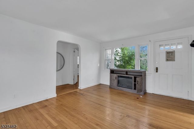 2801 Dewitt Ter, Linden City, NJ 07036